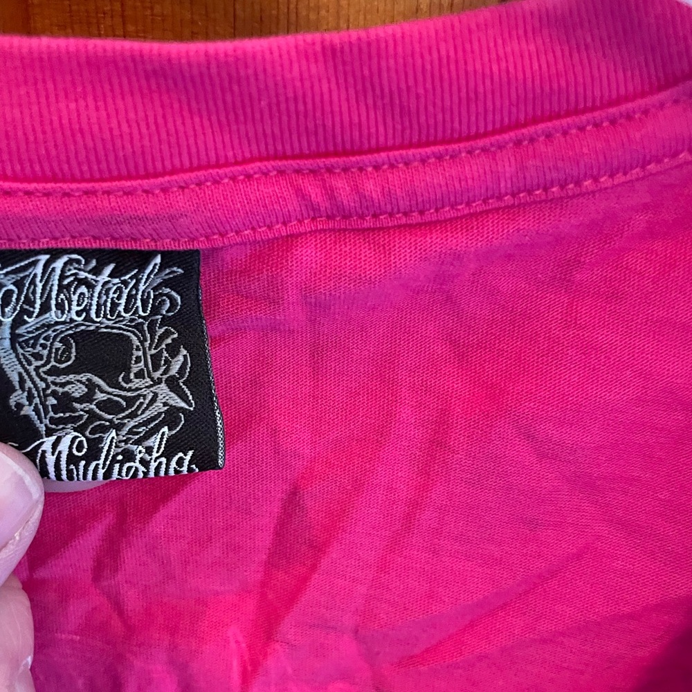 Metal Mulisha women’s hot pink v-neck t-shirt. Large. New with tags - Picture 4 of 4